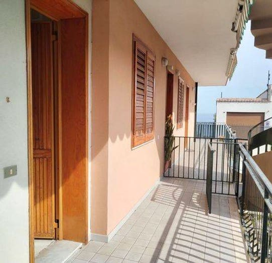 Appartamento trilocale in vendita in Pozzillo Stazzo Santa Tecla, Acireale