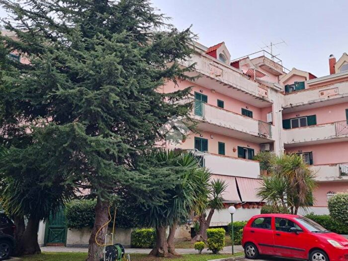 Appartamento quadrilocale in vendita in Via Armando Diaz, Casapulla