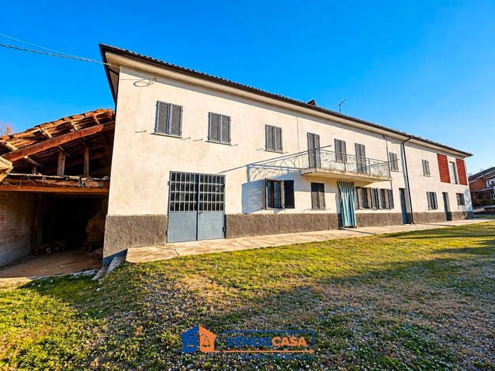 Casa con 5 locali in vendita in Strada Canelli, Nizza Monferrato