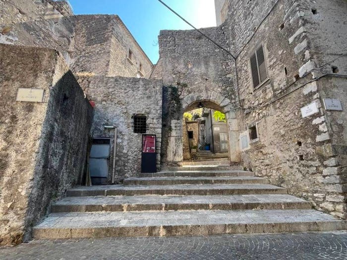 Case in Vendita e in Affitto - 2