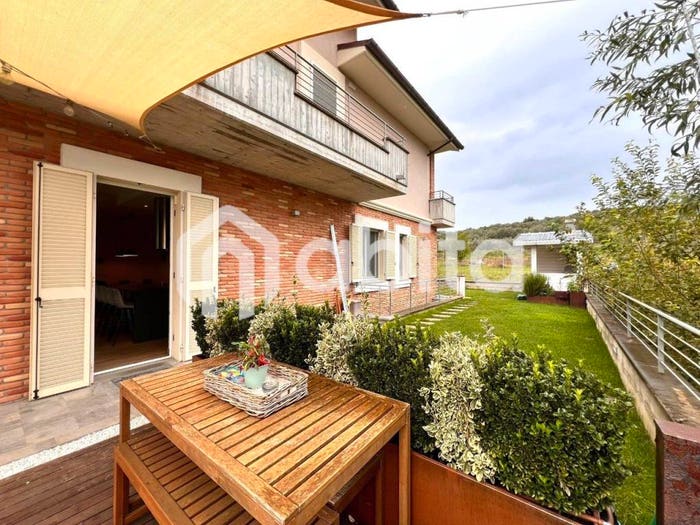 Appartamento con 5 locali in vendita in Via Puccini, Bucine
