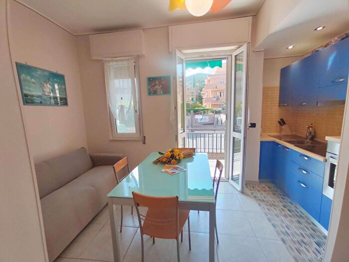 Appartamento bilocale in vendita in Via Privata Canneva, Pietra Ligure