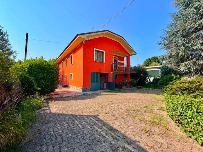 Casa con 5 locali in vendita in Strada Biola, Bandito, Bra