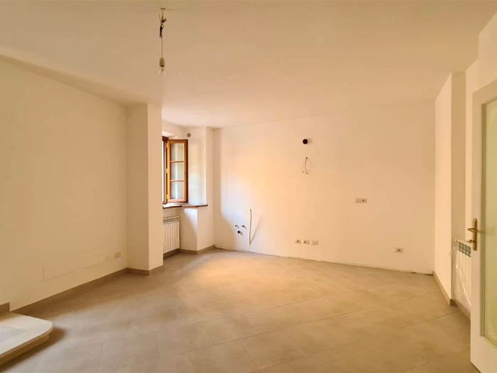 Casa con 6 locali in vendita in Camaiore Paese, Camaiore
