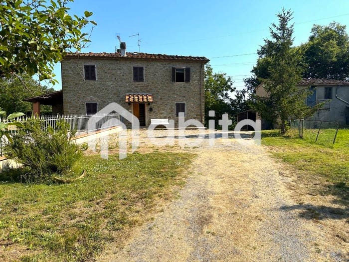 Casa quadrilocale in vendita in Via trieste, Bucine