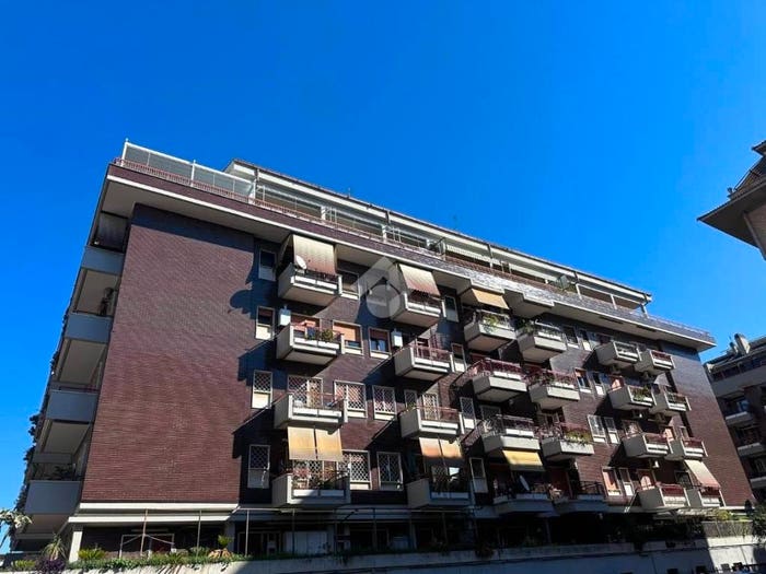 Appartamento trilocale in vendita in Viale dei Promontori, Ostia Levante, Roma