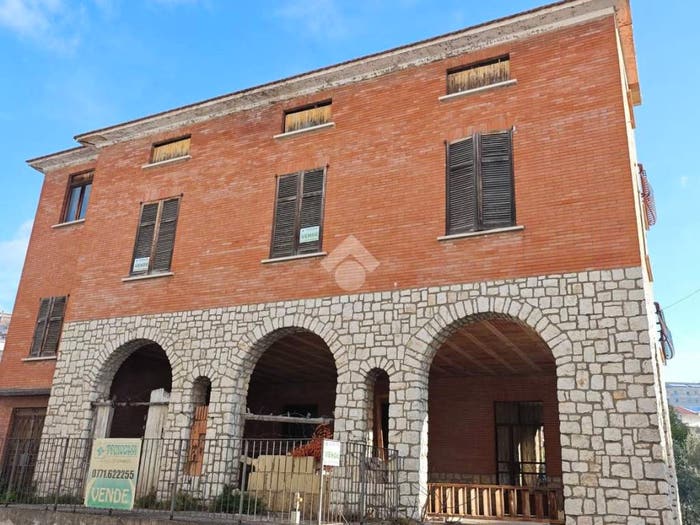 Casa con 6 locali in vendita in Via Giuseppe Garibaldi, Centro, Castelforte