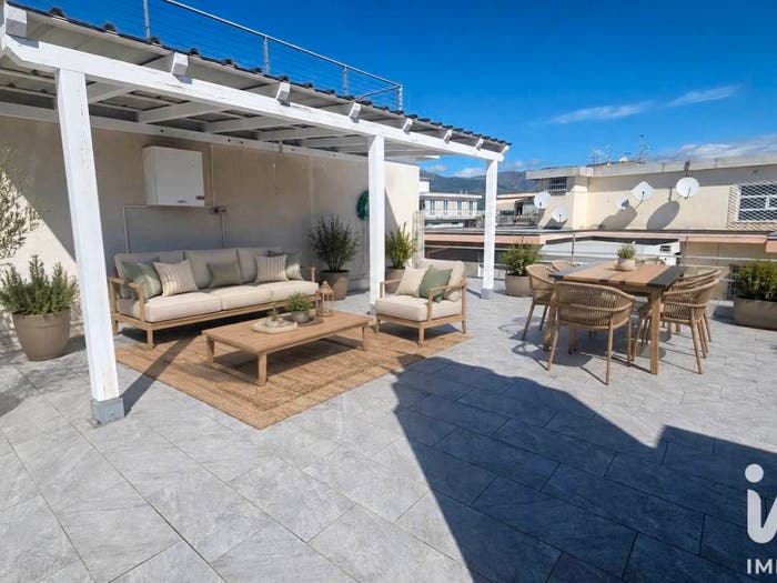 Appartamento con 5 locali in vendita in Viale Pontelungo, Centro, Albenga