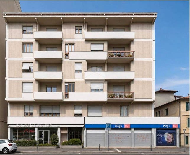Appartamento trilocale in vendita in VIA Rinuccini, Porta al Prato San Jacopino, Firenze