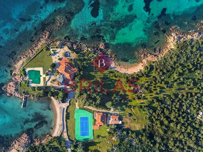 Casa con 6 locali in vendita in Loiri Porto San Paolo