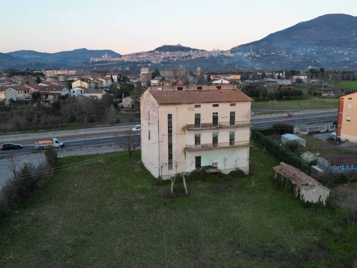 Casa con 6 locali in vendita in Via Cristoforo Cecci, Tordandrea Castelnuovo, Assisi