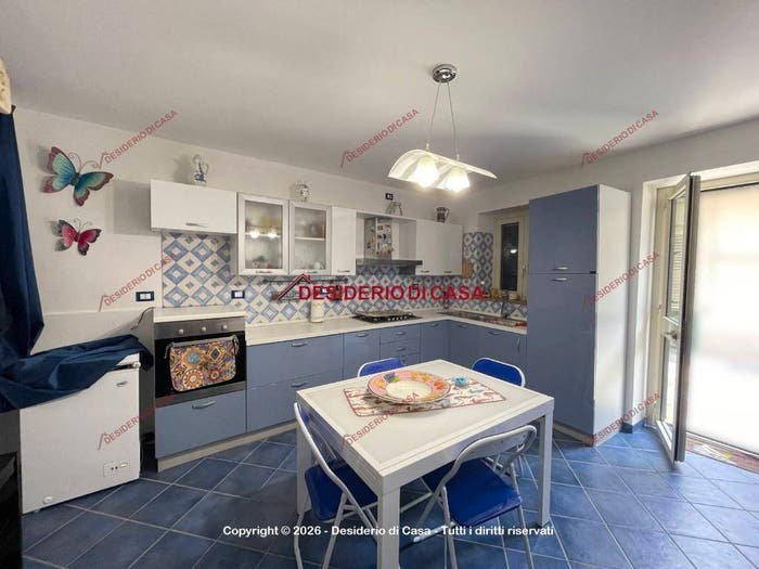 Casa quadrilocale in vendita in Via Calderà, Centro, Barcellona Pozzo di Gotto
