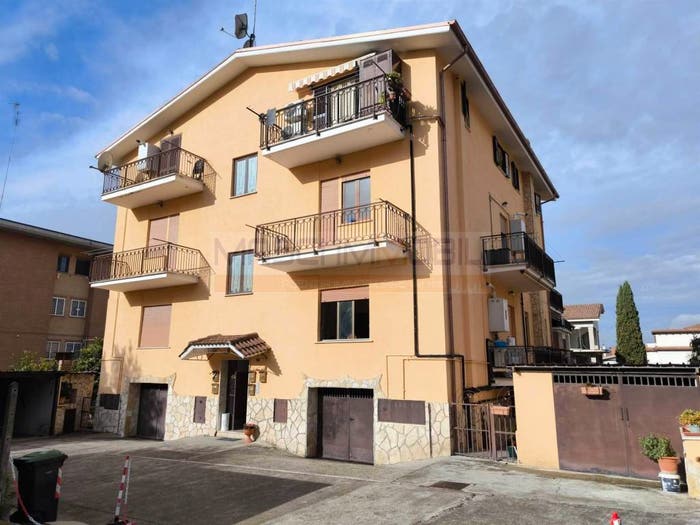 Appartamento trilocale in vendita in Via Monte Fiorino, Monterotondo Scalo, Monterotondo