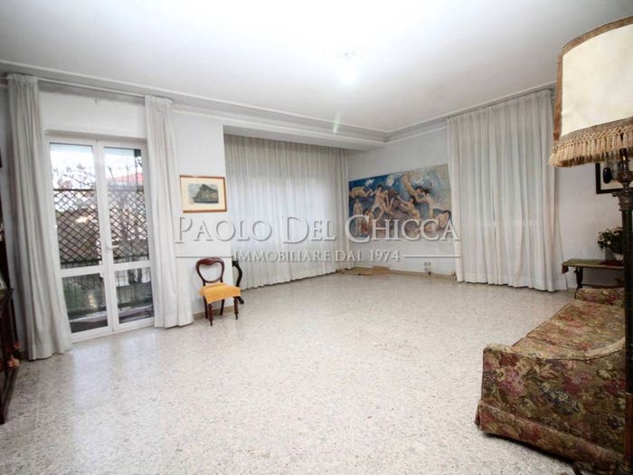 Appartamento con 5 locali in vendita in Viale Goffredo Mameli, Calzabigi, Livorno