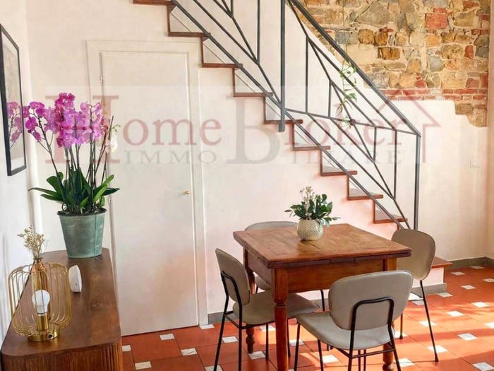 Appartamento trilocale in vendita in Piazza Gualfredotto Da Milano, Gavinana, Firenze