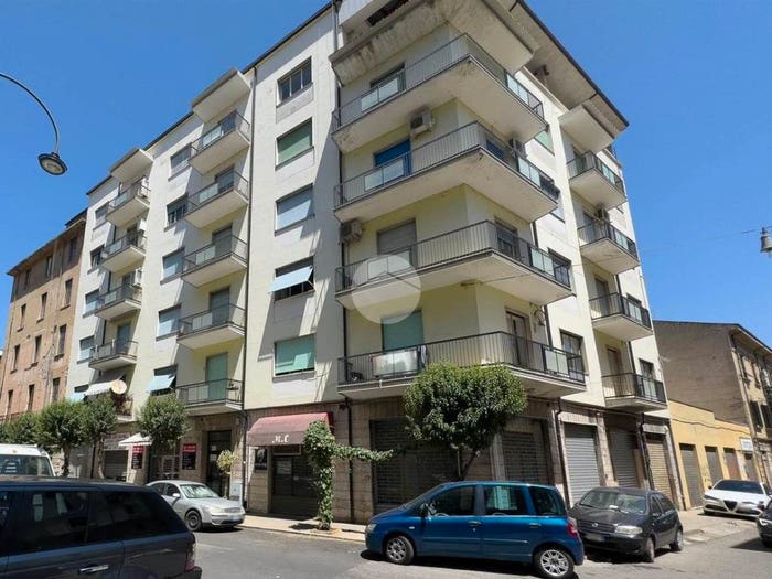 Appartamento con 6 locali in vendita in Via monte grappa, Centro Storico, Cosenza