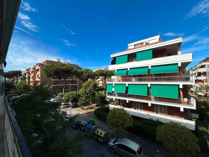 Appartamento quadrilocale in vendita in Via Ermanno Carlotto, Ostia Levante, Roma