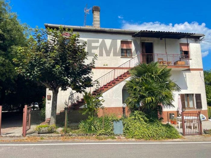 Casa con 6 locali in vendita in Fraz San Giovanni, San Giovanni, Fabriano