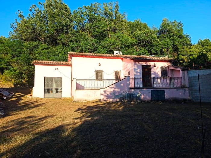 Casa quadrilocale in vendita in Località Case Sparse Gallano, Pieve Torina