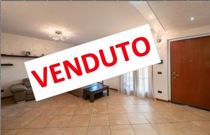 Appartamento quadrilocale in vendita in bernina, Centro, Camparada