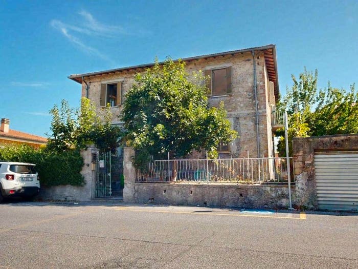 Appartamento con 6 locali in vendita in Via Celestino Rosatelli, Rieti