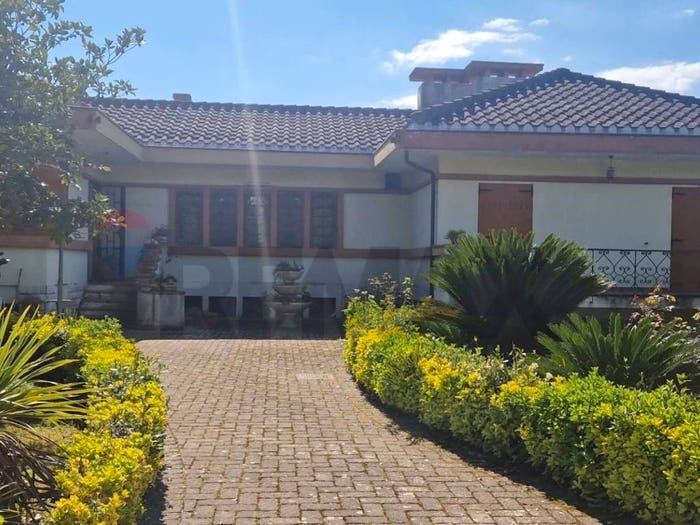 Casa con 6 locali in vendita in Spigno Saturnia