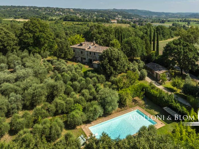 Casa con 6 locali in vendita in Vocabolo Carsignano, Centro, Monteleone d'Orvieto