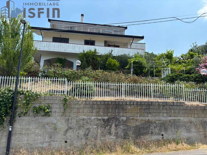 Casa con 6 locali in vendita in Via Carlo Levi, Tivolille Pasquali Merenzata, Mendicino