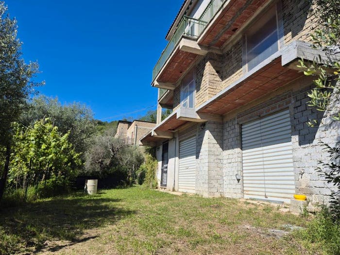 Casa bilocale in vendita in Via Aprutina, Arsoli