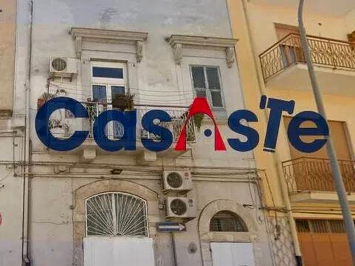 Casa con 6 locali in vendita in Via Alcide De Gasperi, Centro, Canosa di Puglia