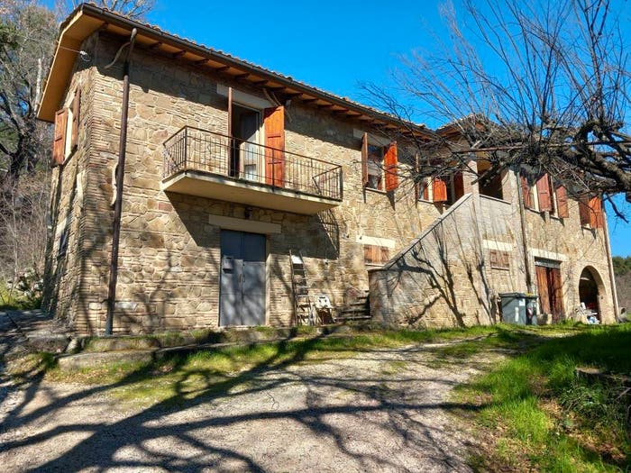 Casa quadrilocale in vendita in Via Limigiano, Bevagna