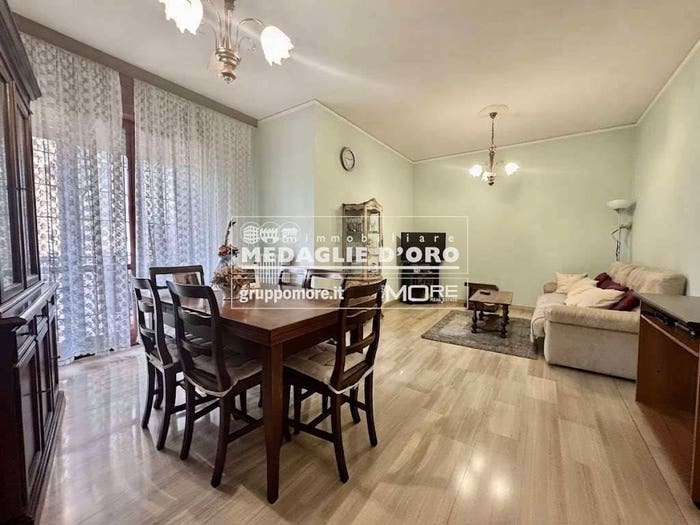 Appartamento quadrilocale in vendita in Via Ventimiglia, Sant'Agnese Università, Modena