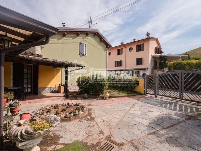 Casa quadrilocale in vendita in Maranello
