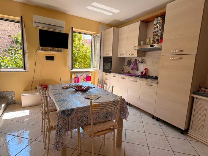 Casa con 6 locali in vendita in Piazza delle Benedettine, Centro, Fondi