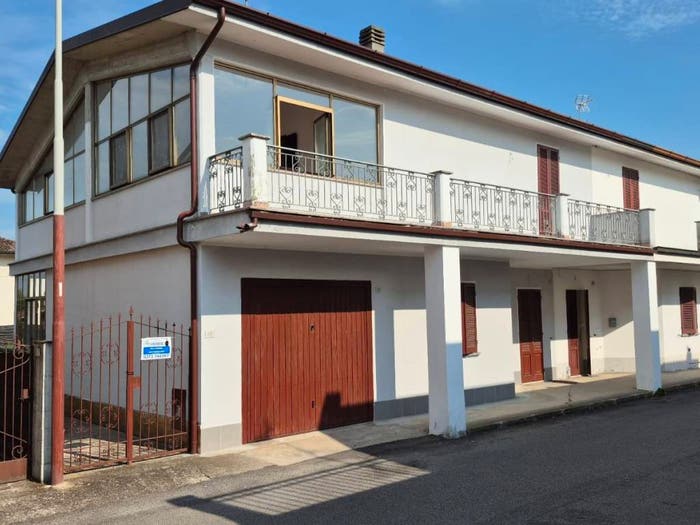 Casa con 6 locali in vendita in VIA ALDO MORO, Centro, Paderno Ponchielli