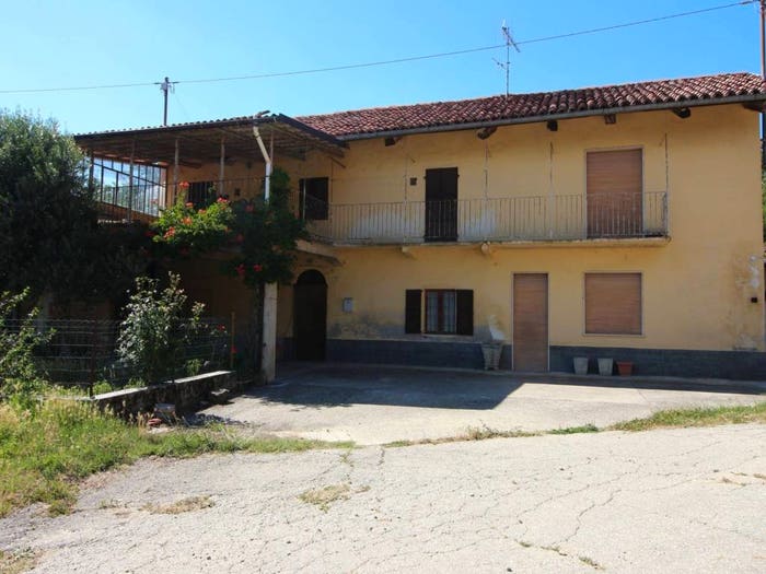 Casa con 6 locali in vendita in Borgata Gombe, Dogliani