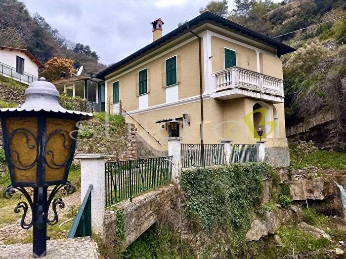 Casa con 5 locali in vendita in Via Corso Italia snc, Centro, Camporosso