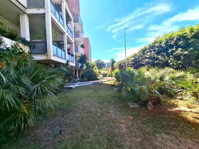 Appartamento quadrilocale in vendita in Via Durban, Torrino, Roma