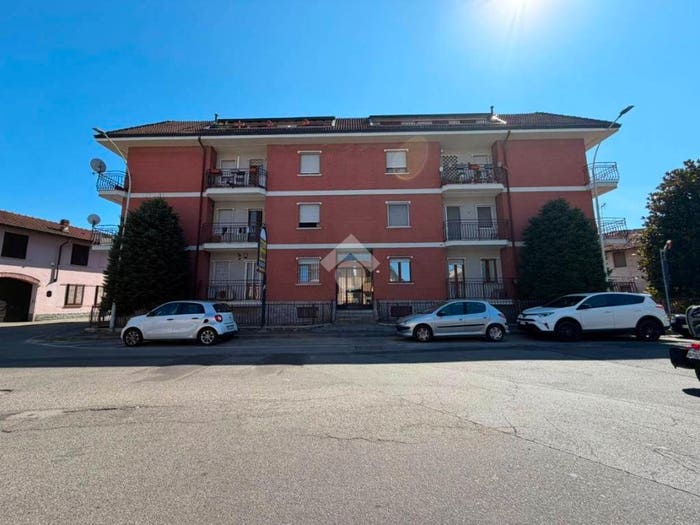Appartamento trilocale in vendita in Via Besate, Casorate Primo