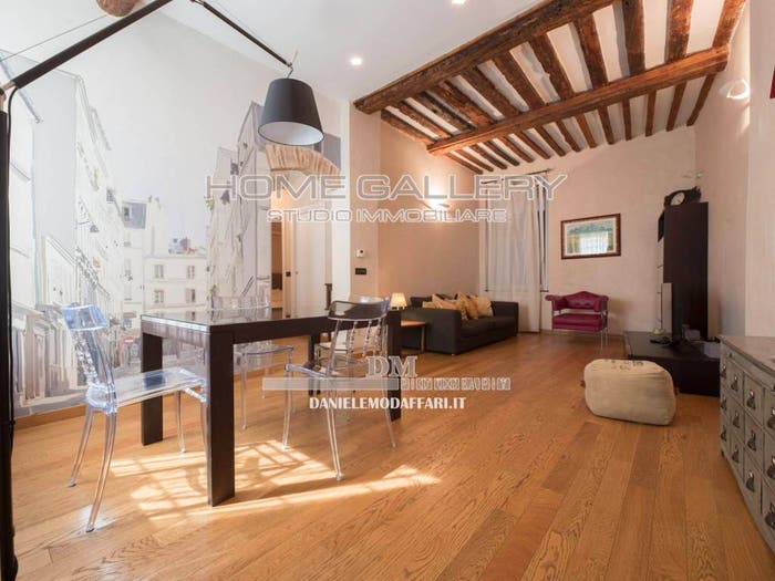 Appartamento trilocale in vendita in Via Aprile, Centro Città, Genova