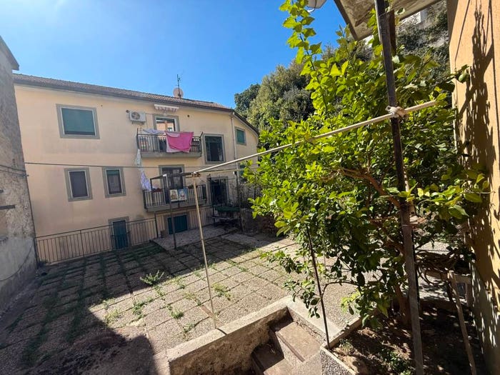 Appartamento trilocale in vendita in Via Andrea Sinno, Centro, Pellezzano