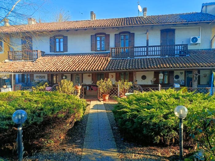 Casa con 6 locali in vendita in Via Gioacchino Deambrogio, Motta de' Conti