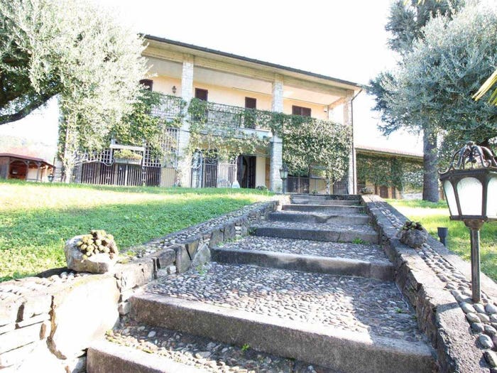 Casa con 6 locali in vendita in Sotto il Monte Giovanni XXIII