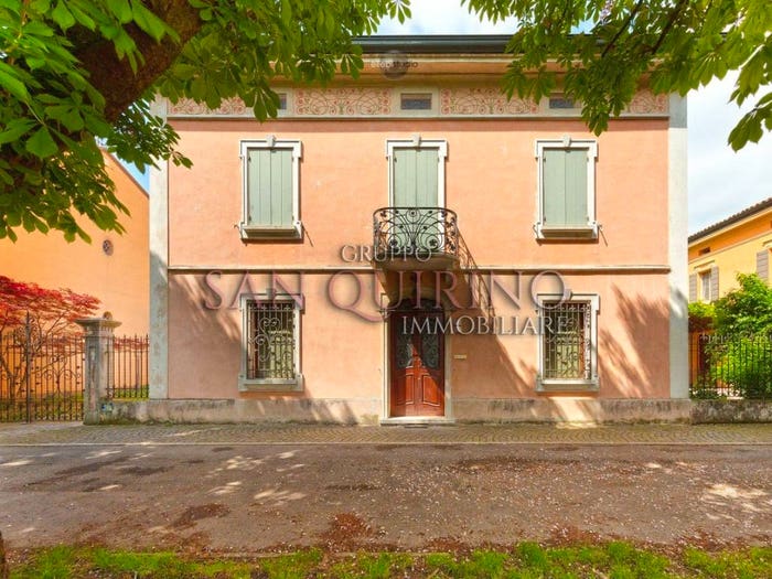 Casa con 6 locali in vendita in VIA ROMA, Centro, Boretto