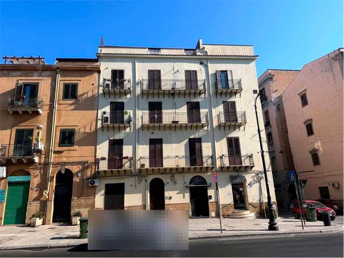 Appartamento trilocale in vendita in Roma Cavour, Palermo