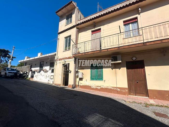 Appartamento trilocale in vendita in Via Corso, Faro Superiore Sperone, Messina