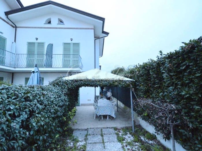 Casa con 5 locali in vendita in Via Amilcare Ponchielli, Centro, Forte dei Marmi