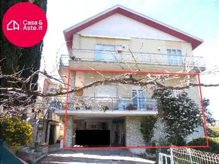 Appartamento con 6 locali in vendita in Via Pompeiana, Centro, Fermo