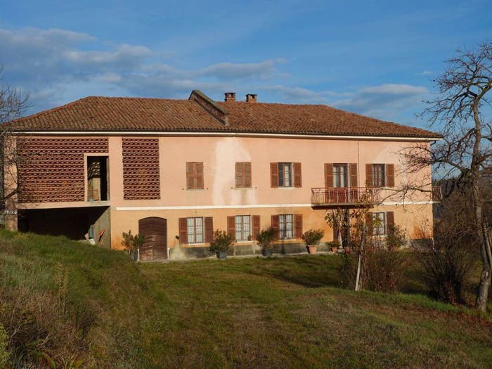 Casa con 6 locali in vendita in Strada Bricco, Nizza Monferrato