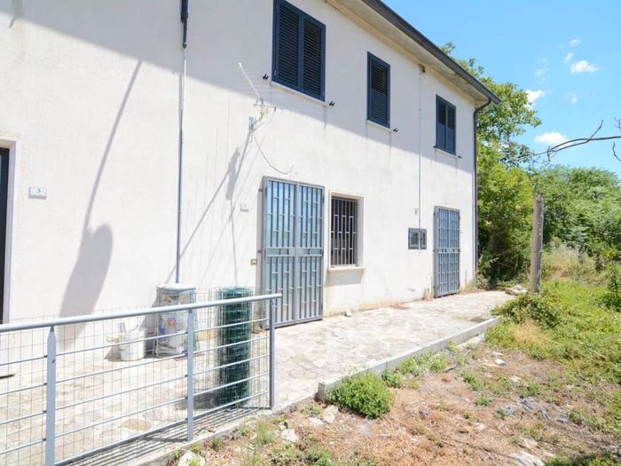 Casa trilocale in vendita in Sant'Angelo dei Lombardi